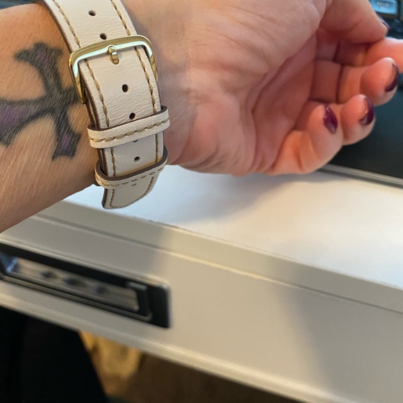 Authentic Coach watch. Rose gold colored face. Like new - Picture 4 of 4